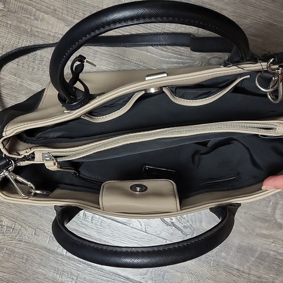 Nice nine west bag - Picture 3 of 4